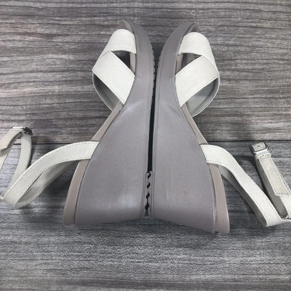 Crocs Leigh II Wedge Sandals sz 9 - Picture 5 of 15